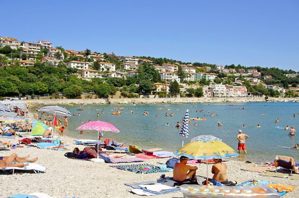 Apartments Slavica Рабац Екстериор снимка