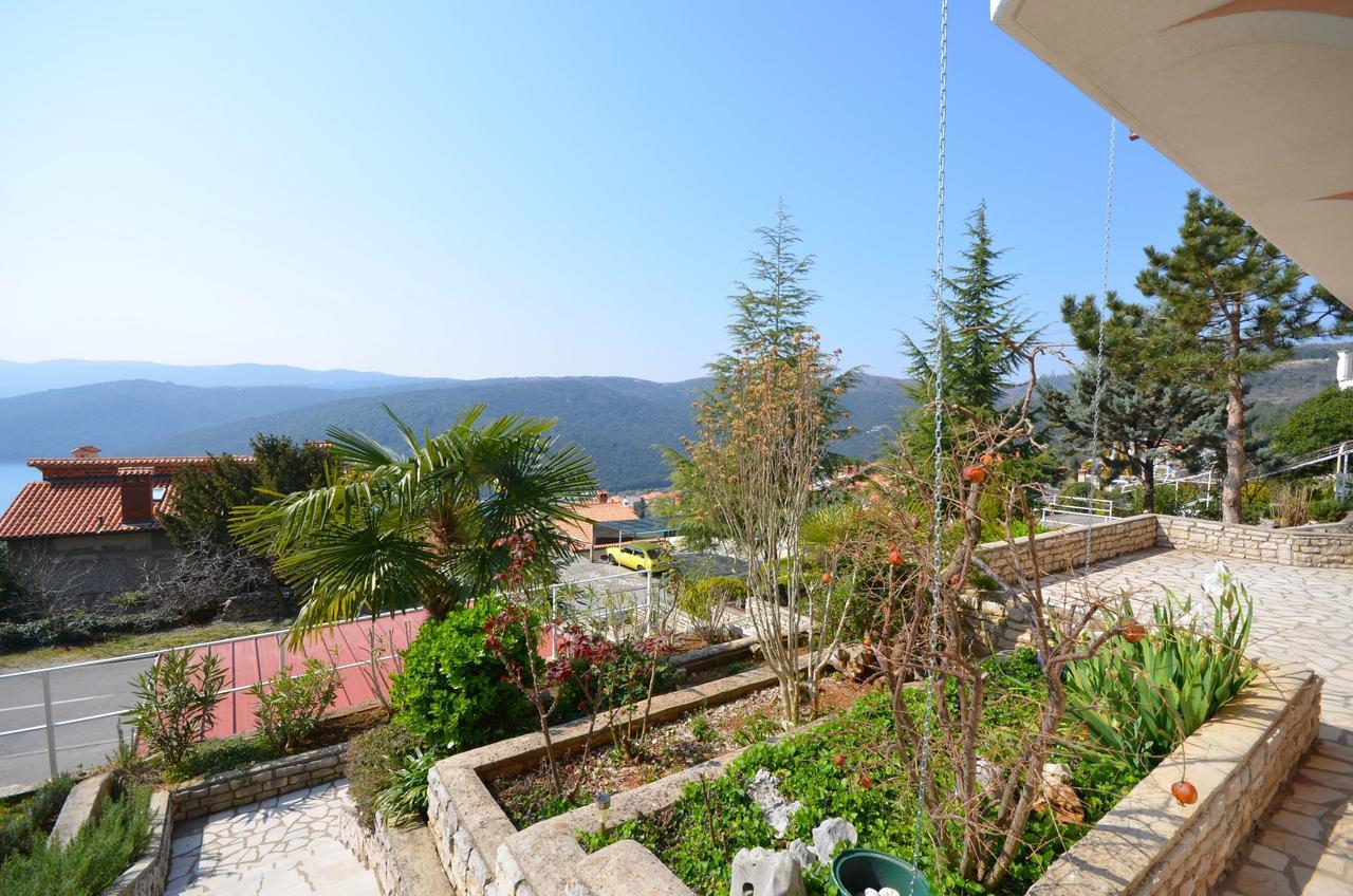 Apartments Slavica Рабац Екстериор снимка