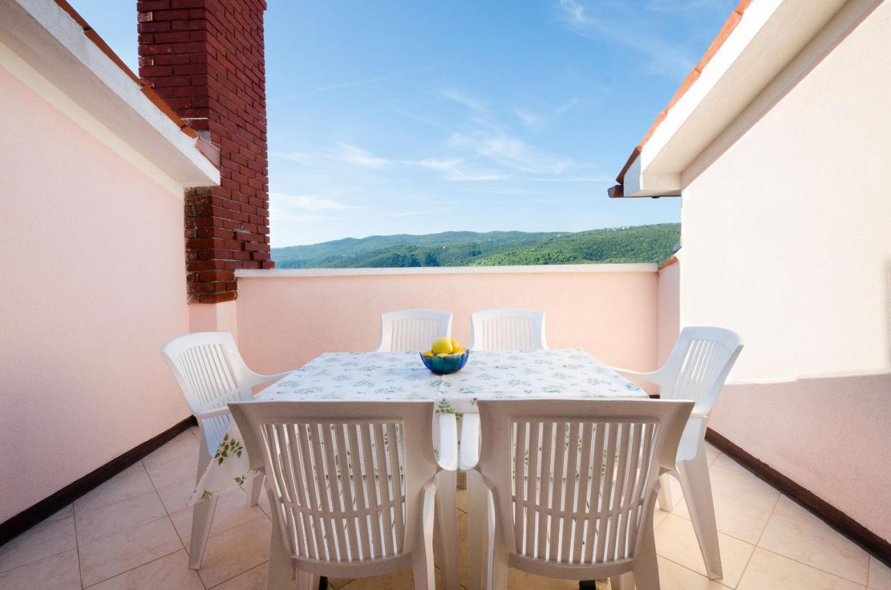 Apartments Slavica Рабац Екстериор снимка